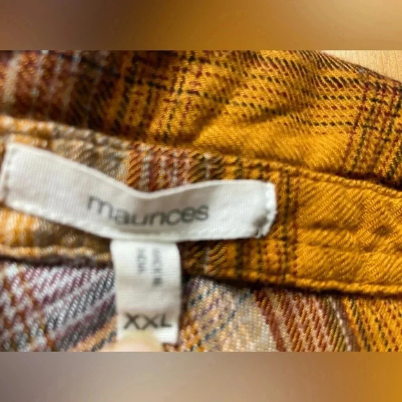 Maurices Womens Medium Plaid Checkered  shirt. - Picture 7 of 8